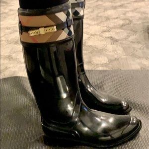 Burberry Rainboots; Weather Boots